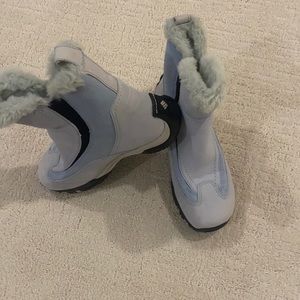 Columbia snow boots powder blue Leadies 7
